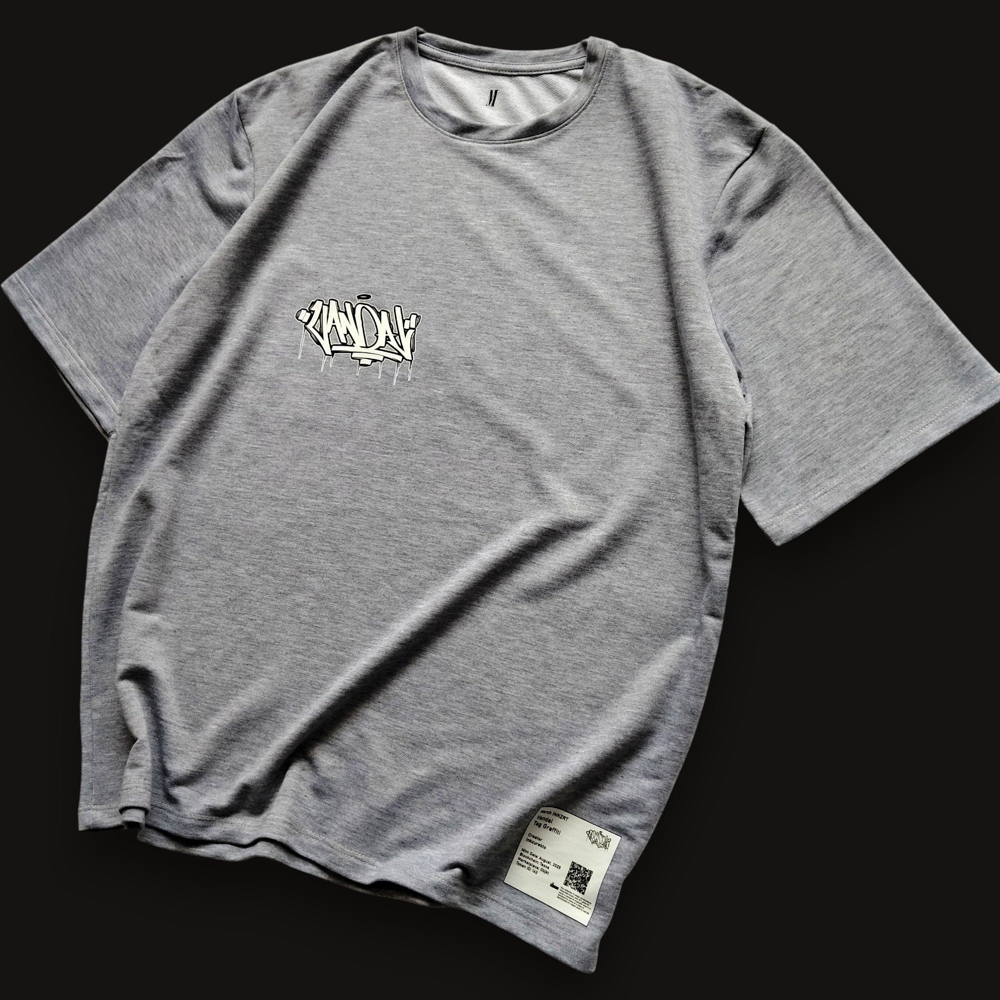 Camiseta Oversize Clásica Unisex- Vandal Tag- Inkzurekto Merch