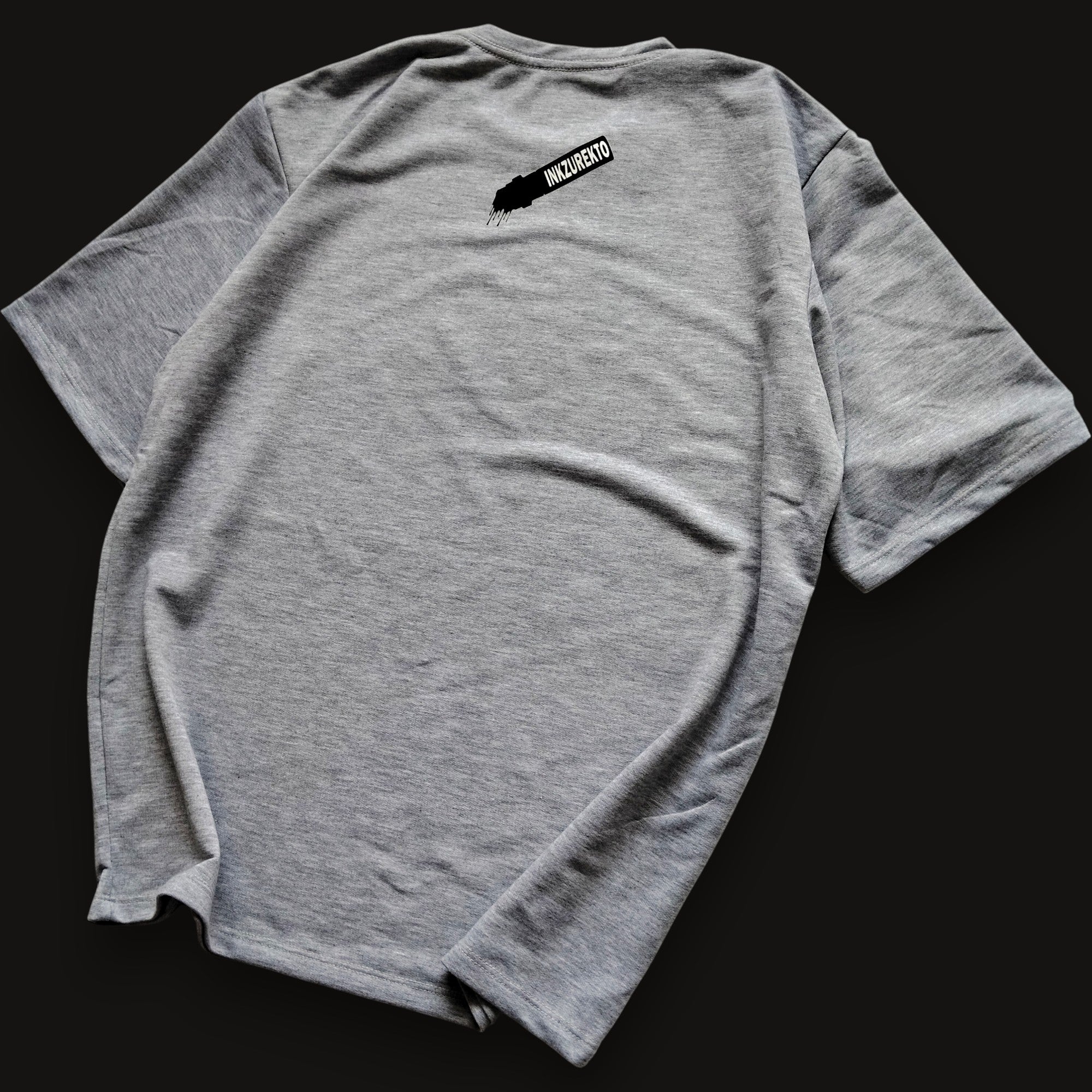 Camiseta Oversize Clásica Unisex- Vandal Tag- Inkzurekto Merch